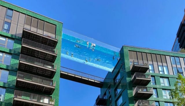 swimming pool in malay